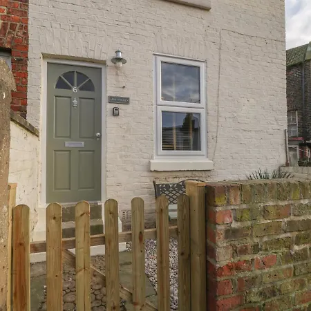 Pipit House *